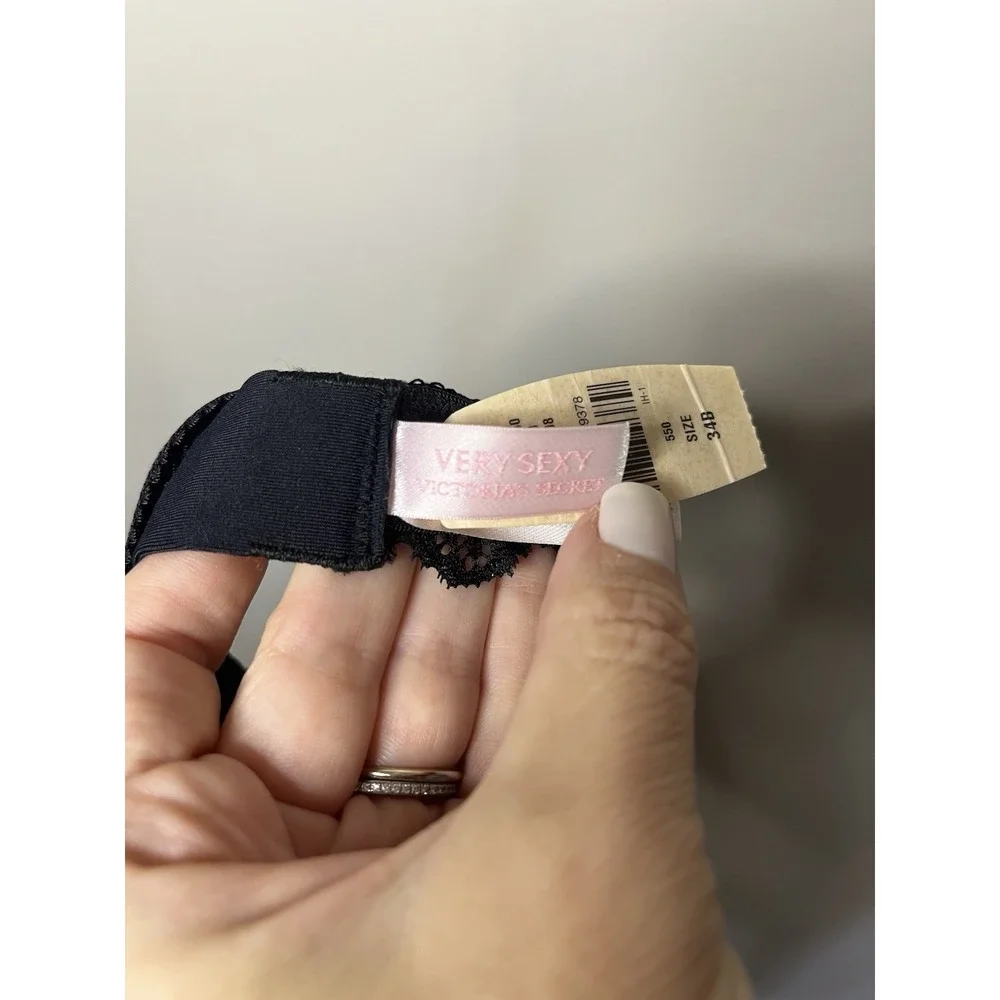 Vintage NWT Victoria's Secret Very Sexy Push Up Bra Black 34B Crossback Lace Y2K - Picture 7 of 9